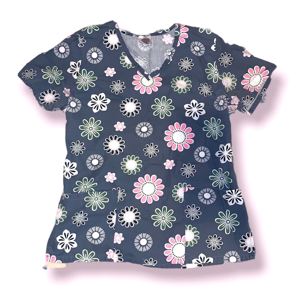 Scrub top gray flowers